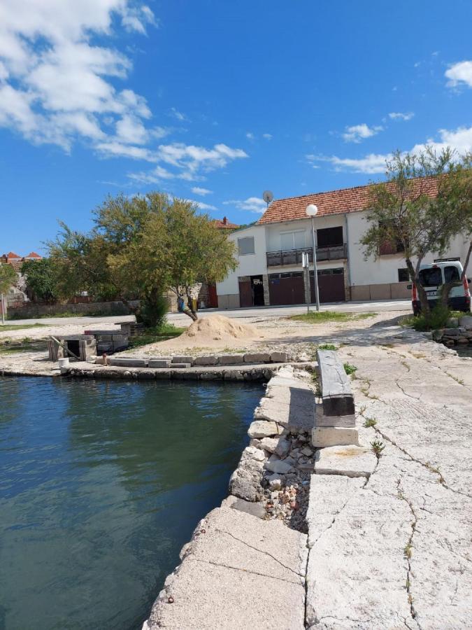 Apartman Luka Jadrtovac Exterior foto