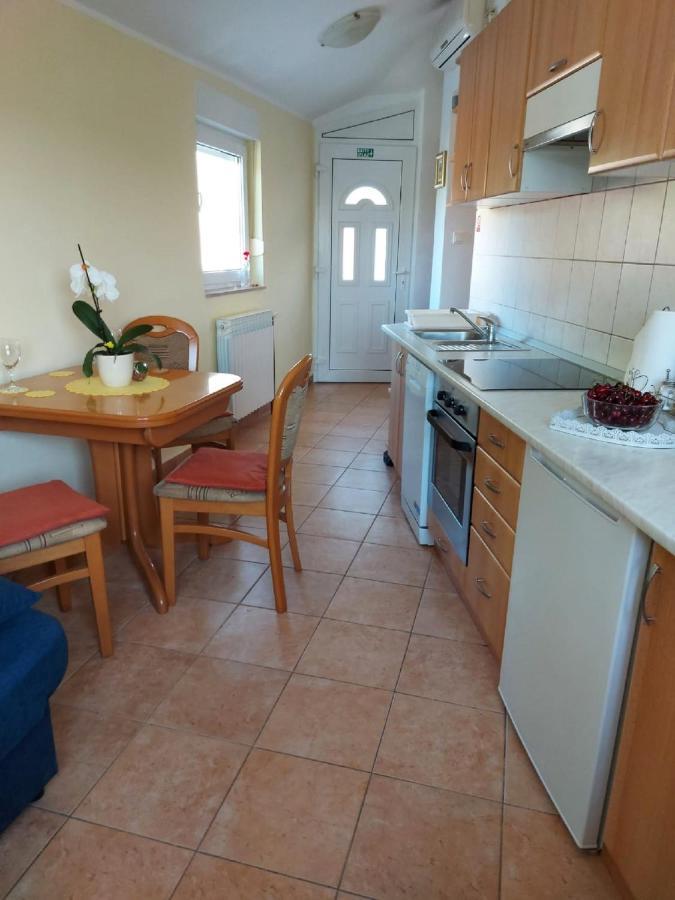 Apartman Luka Jadrtovac Exterior foto